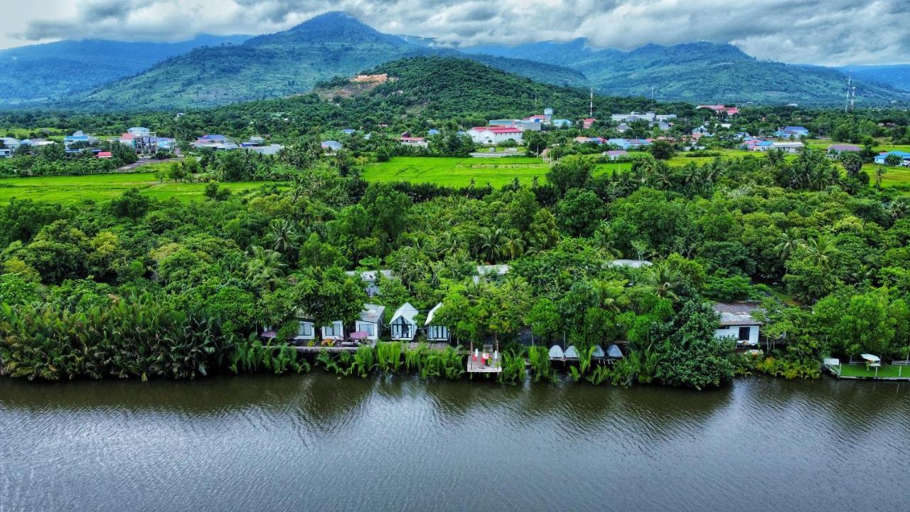 Kampot Riverfront Boutique Exterior photo