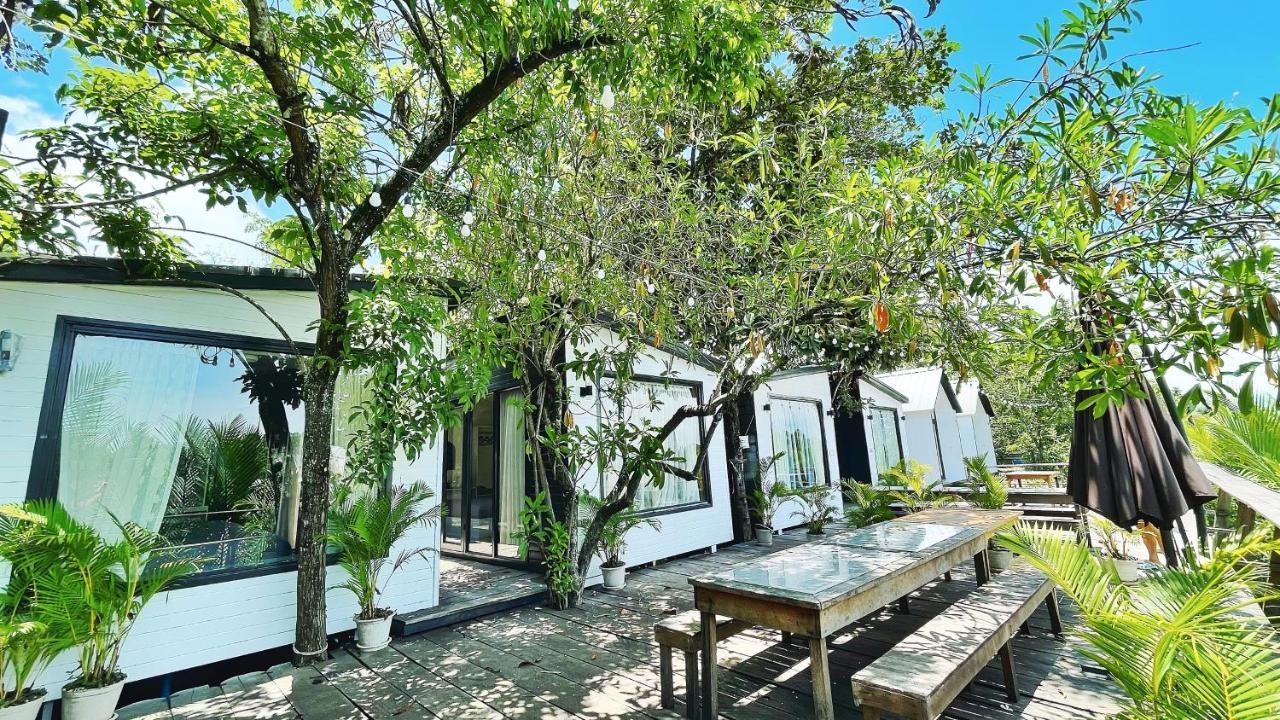 Kampot Riverfront Boutique Exterior photo