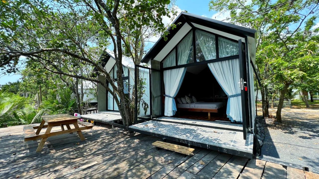 Kampot Riverfront Boutique Exterior photo