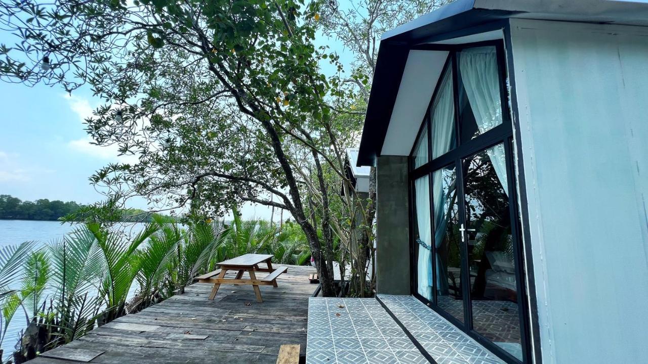 Kampot Riverfront Boutique Exterior photo