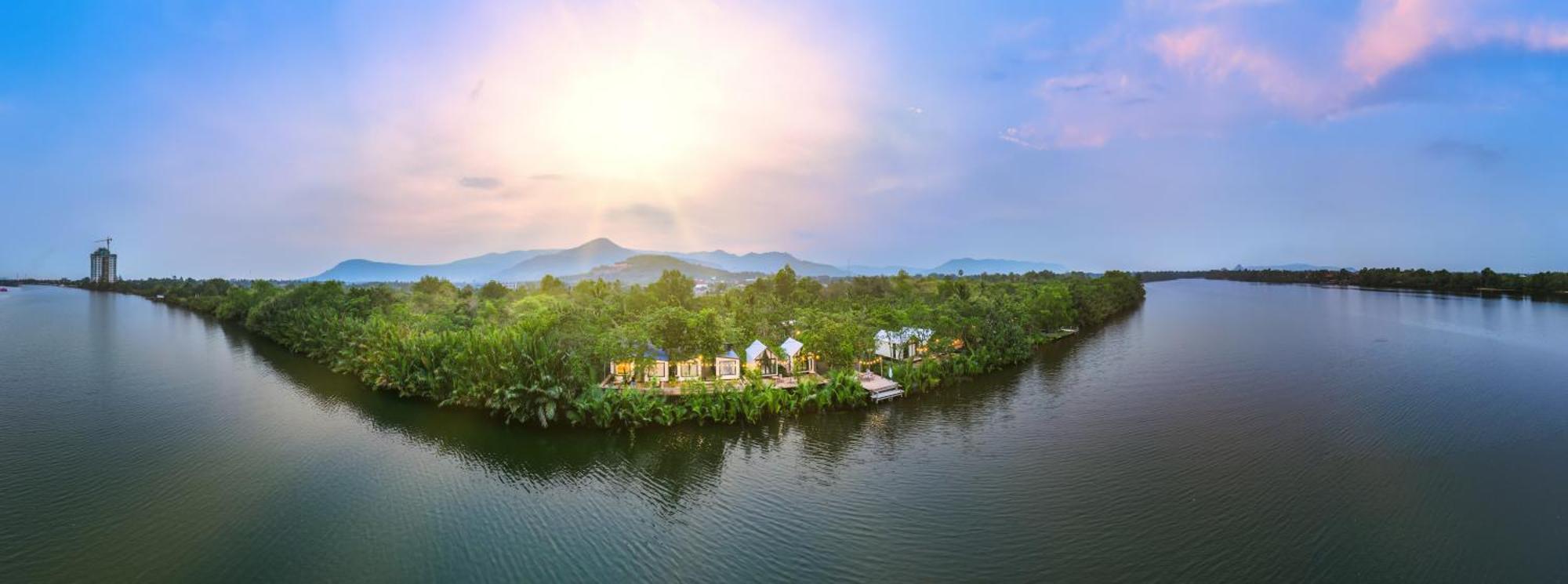 Kampot Riverfront Boutique Exterior photo