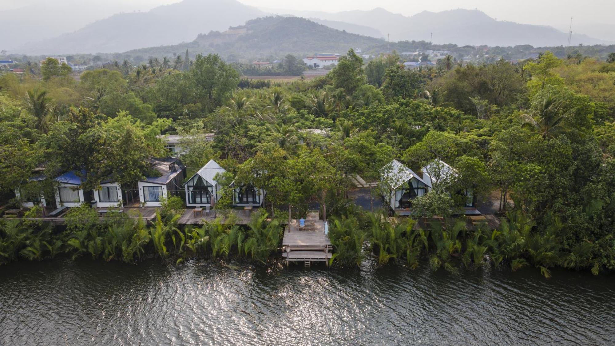 Kampot Riverfront Boutique Exterior photo