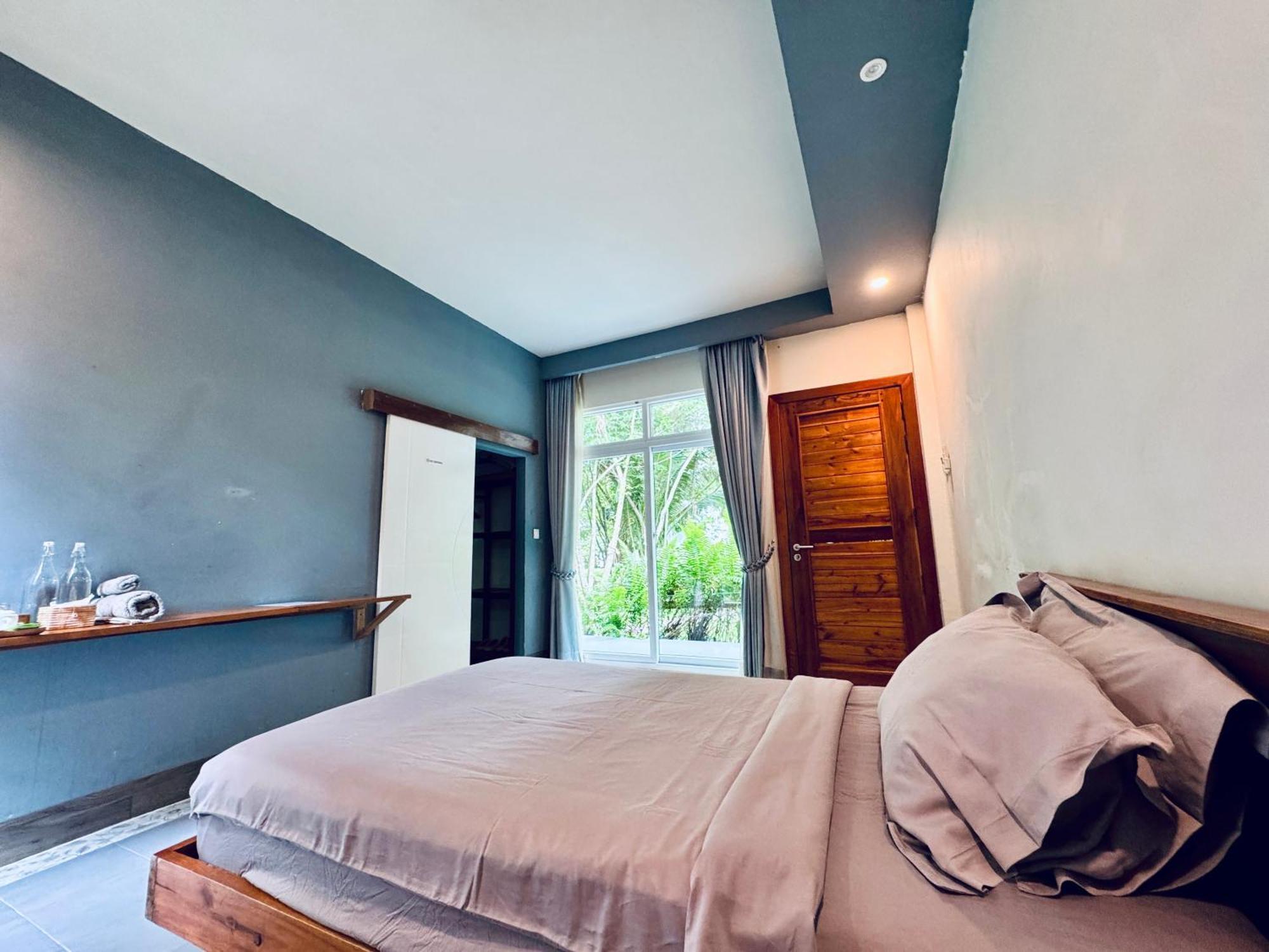 Kampot Riverfront Boutique Exterior photo