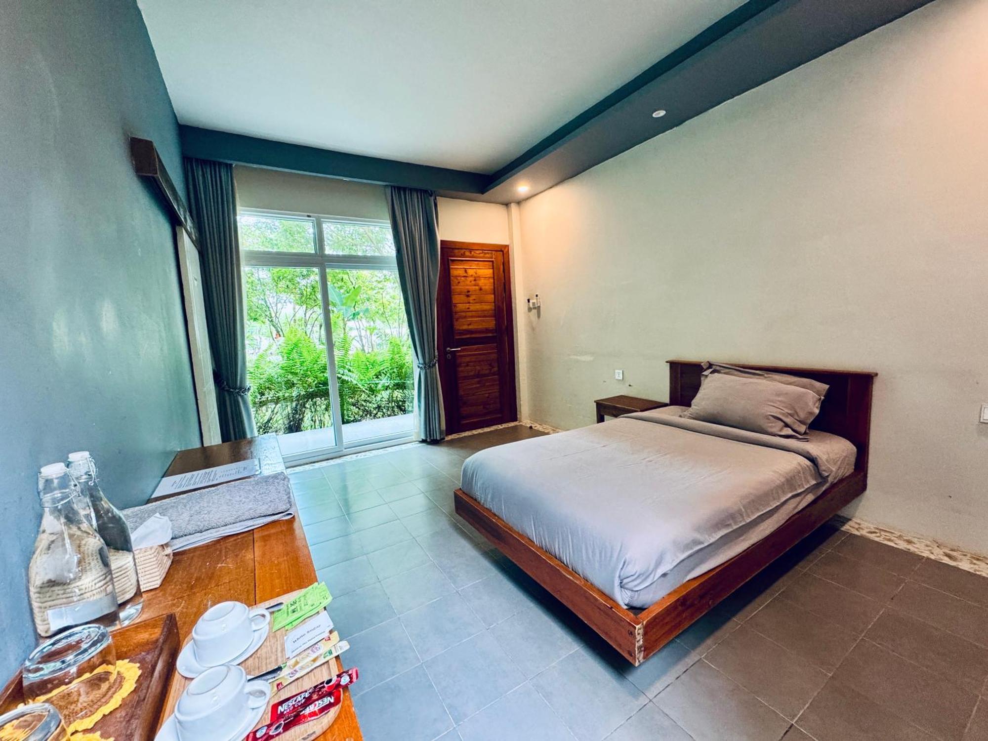 Kampot Riverfront Boutique Exterior photo