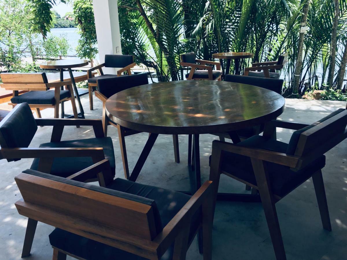 Kampot Riverfront Boutique Exterior photo