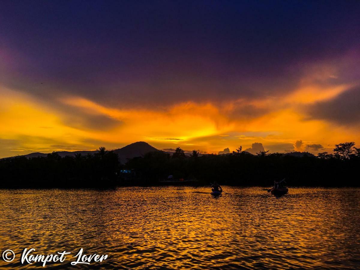 Kampot Riverfront Boutique Exterior photo